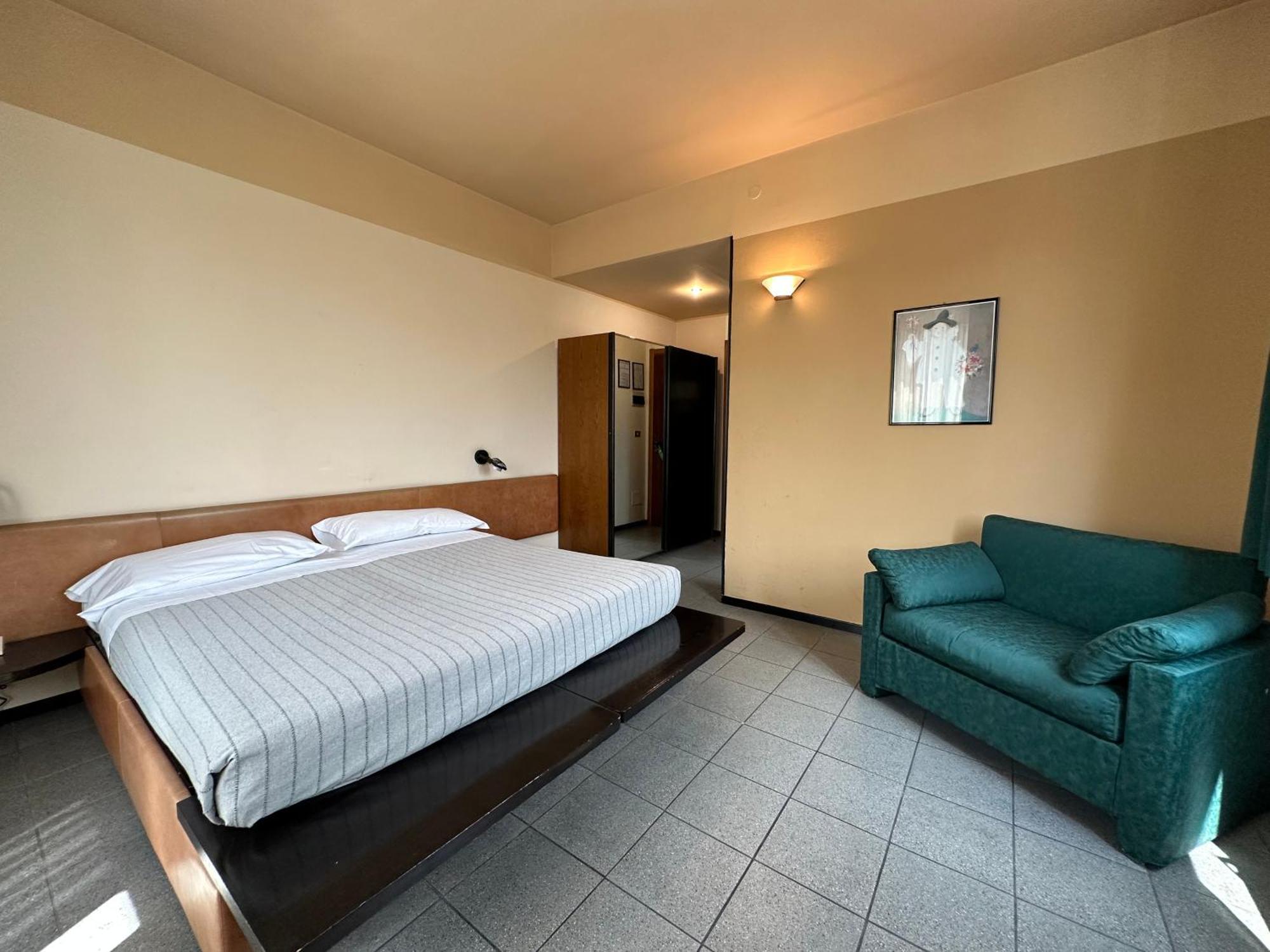 Hotel Griselda Saluzzo Bagian luar foto