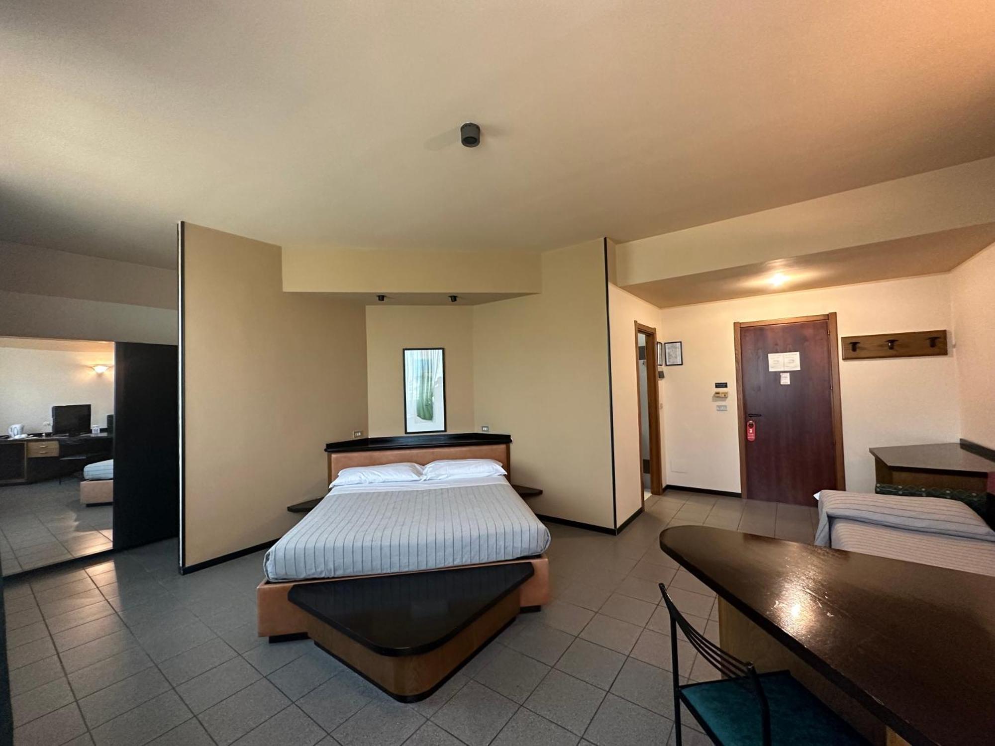 Hotel Griselda Saluzzo Bagian luar foto