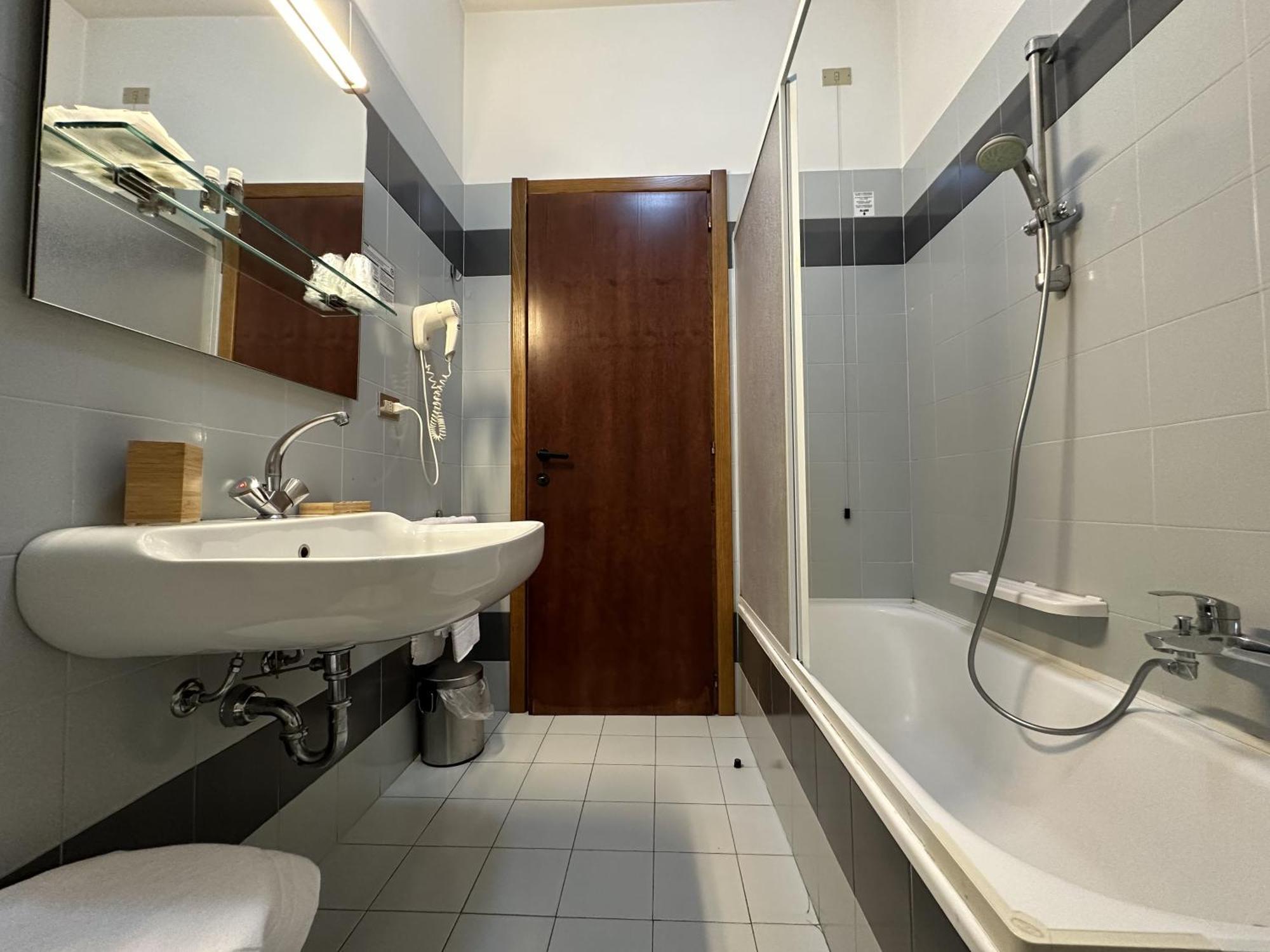 Hotel Griselda Saluzzo Bagian luar foto