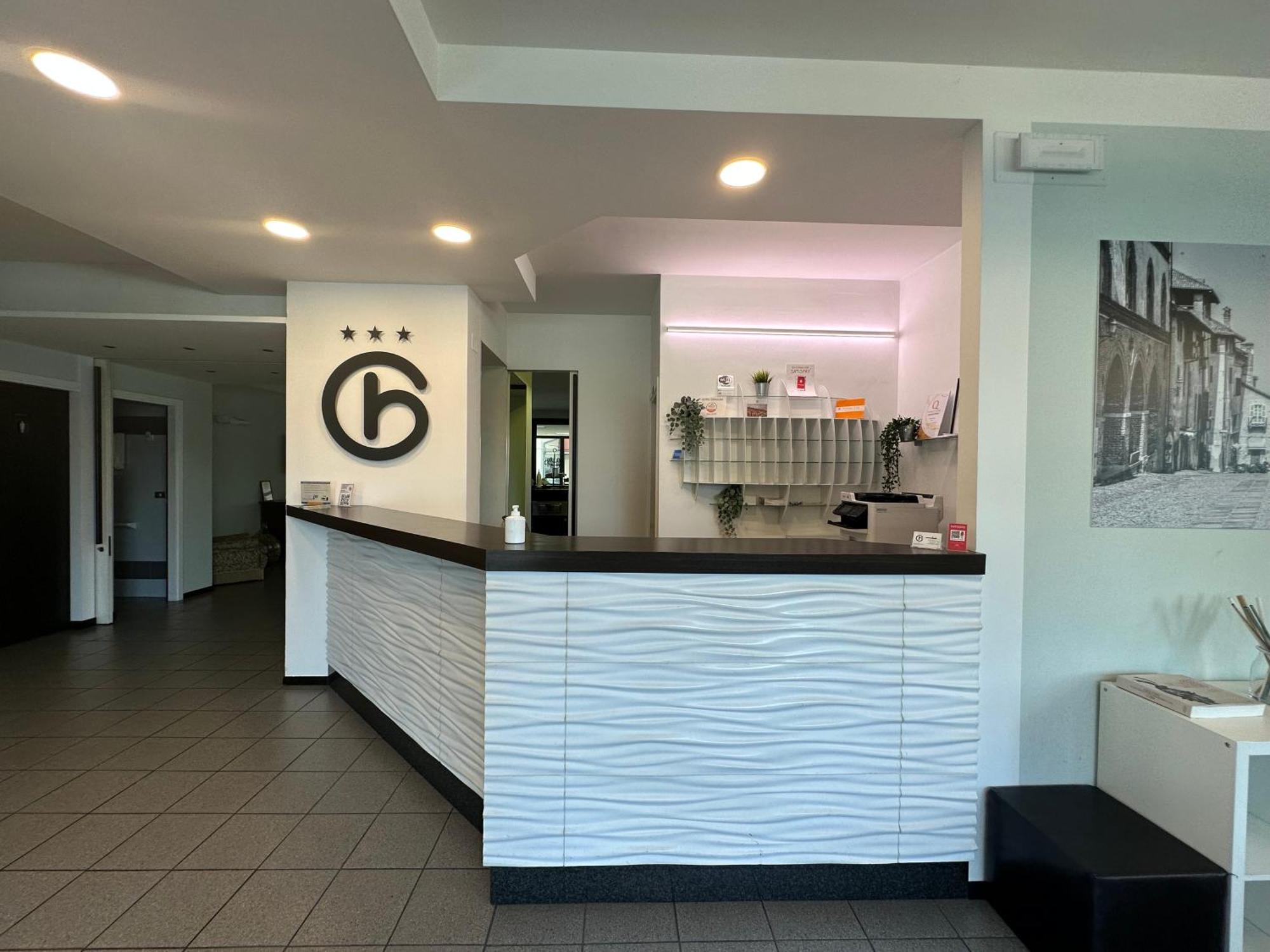 Hotel Griselda Saluzzo Bagian luar foto