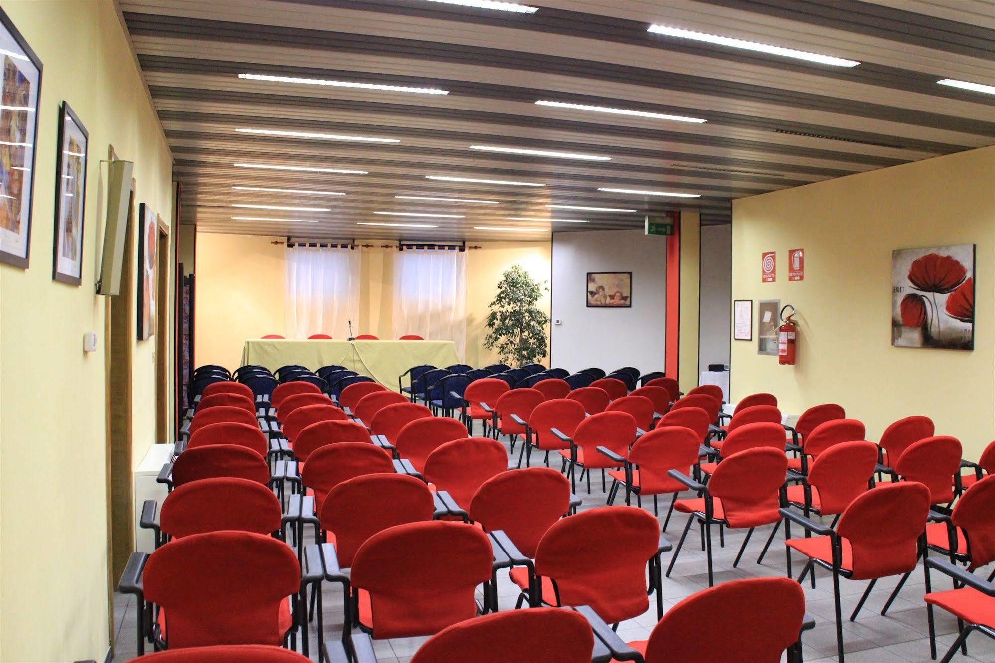Hotel Griselda Saluzzo Bagian luar foto